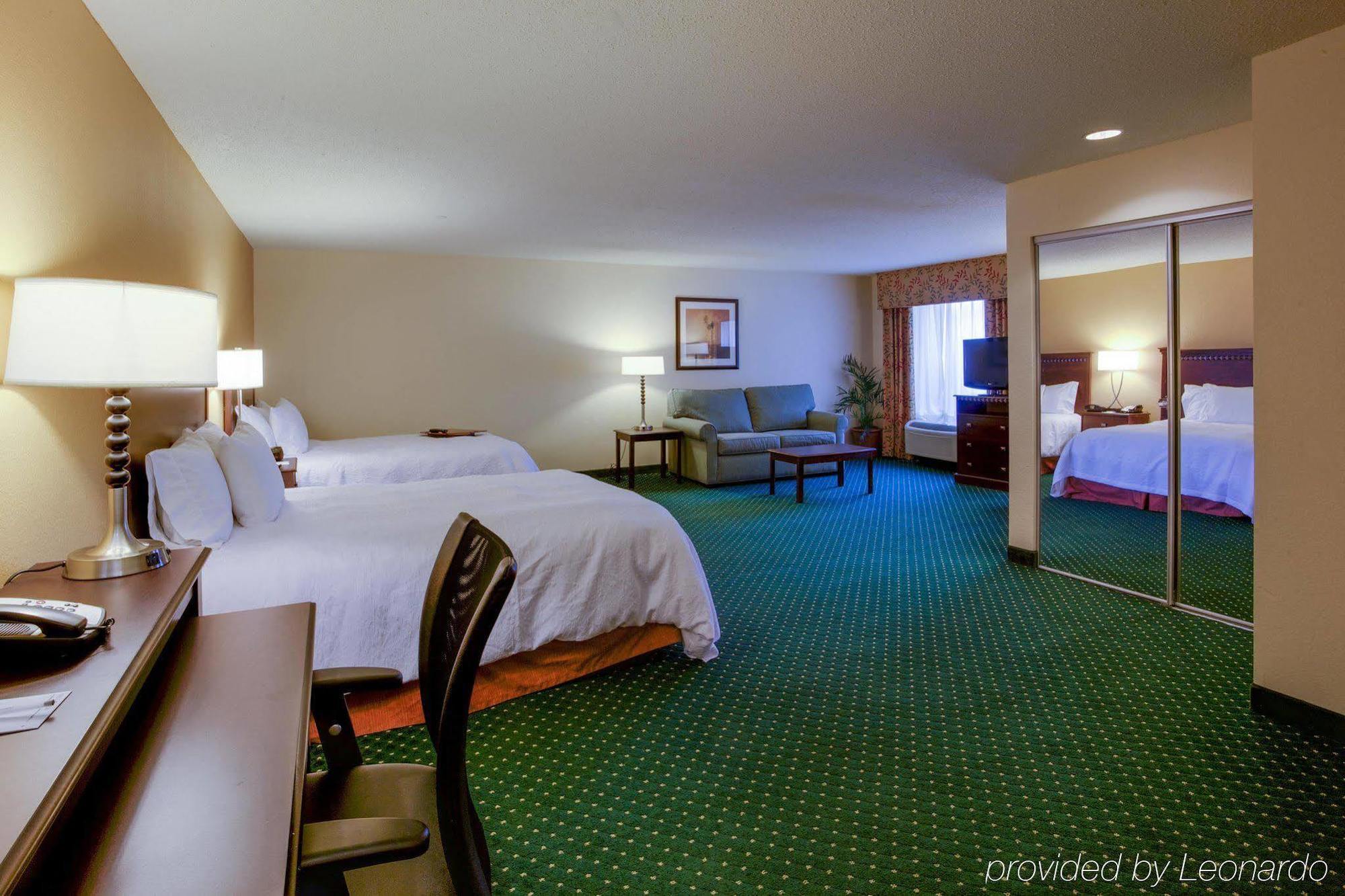 Hampton Inn By Hilton Garden City Long Island Εξωτερικό φωτογραφία